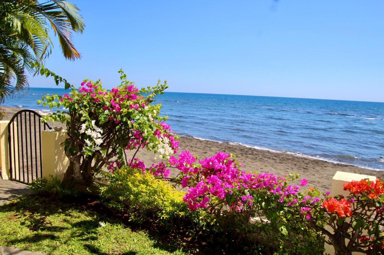 Villa Surgawi Lovina Exterior foto