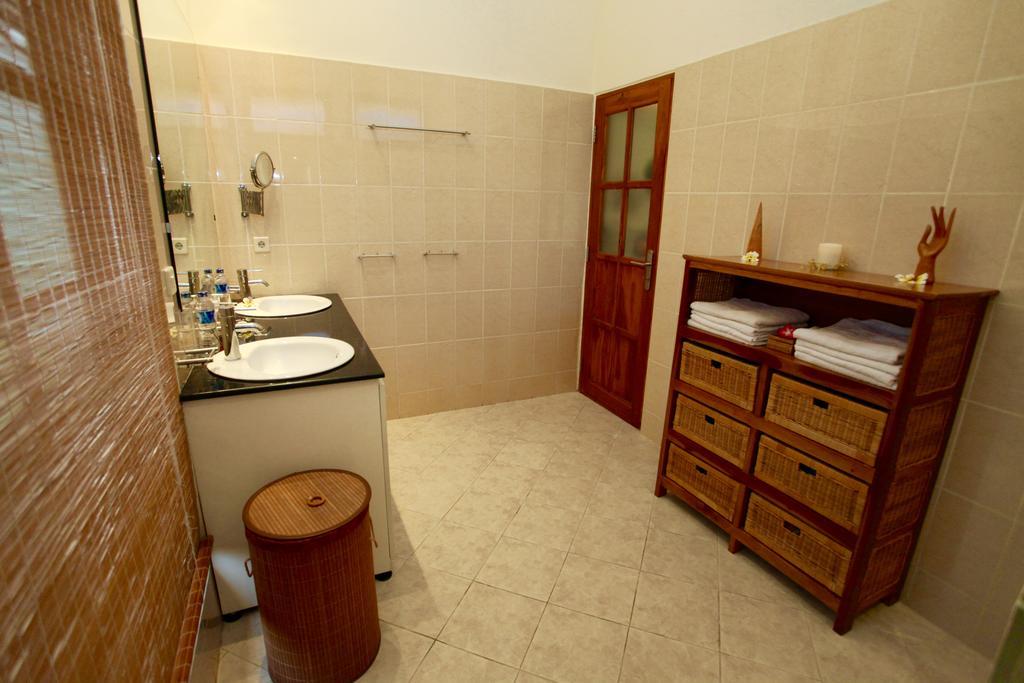 Villa Surgawi Lovina Exterior foto