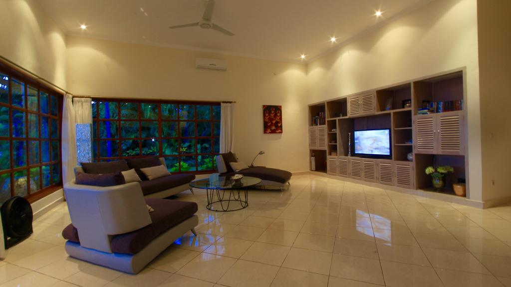 Villa Surgawi Lovina Exterior foto