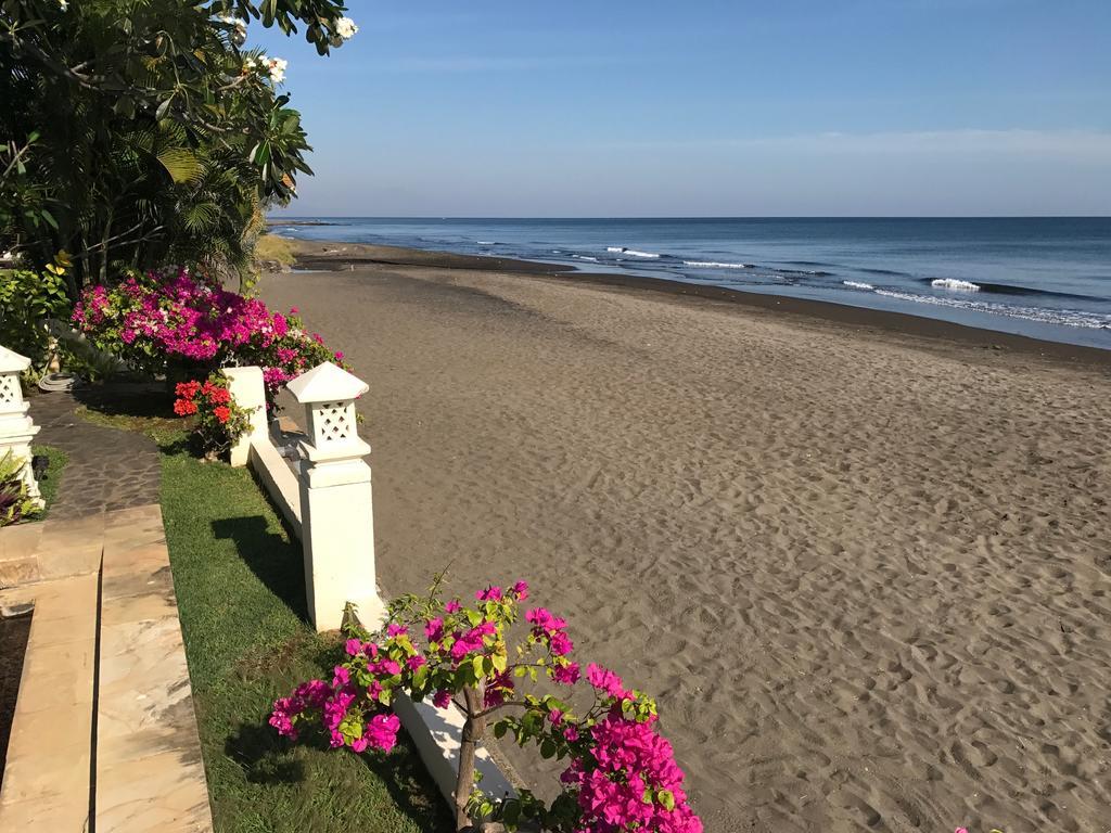Villa Surgawi Lovina Exterior foto